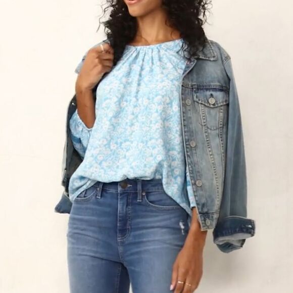 Lauren Conrad blue and white floral shirt - Picture 14 of 14